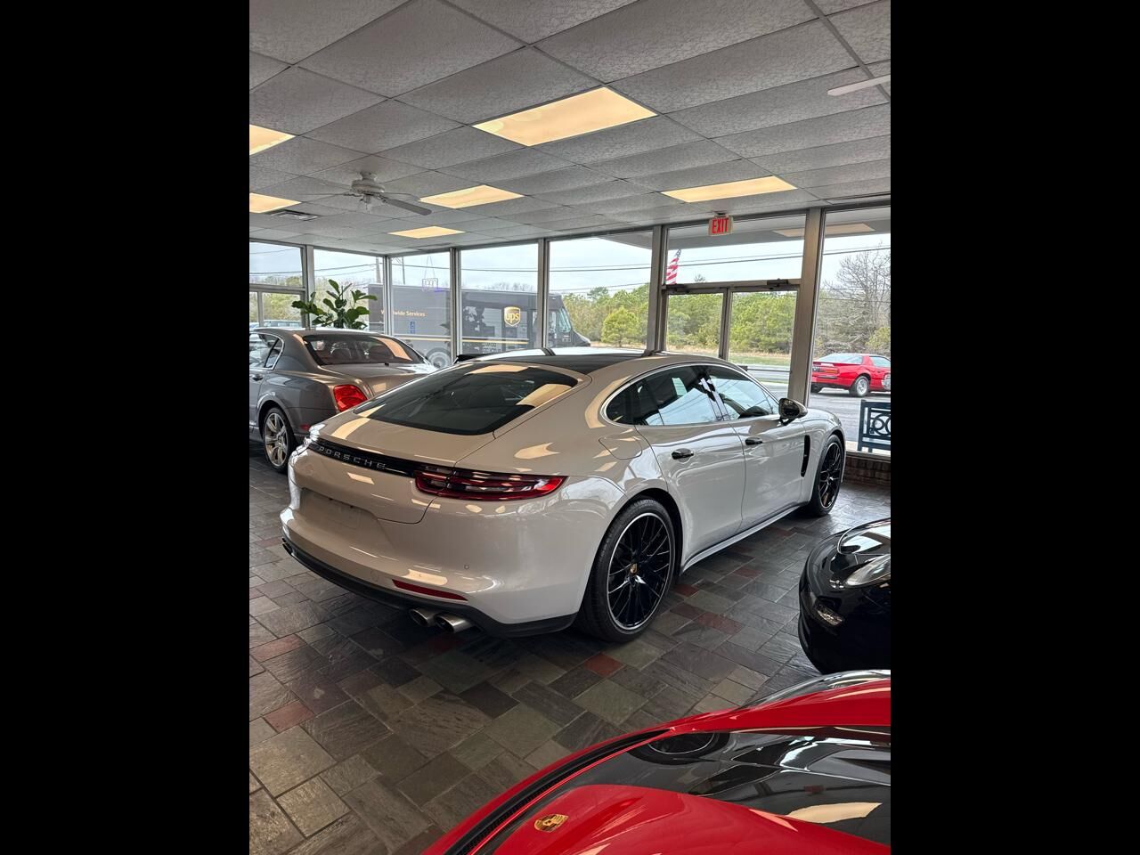 2018 PORSCHE Panamera