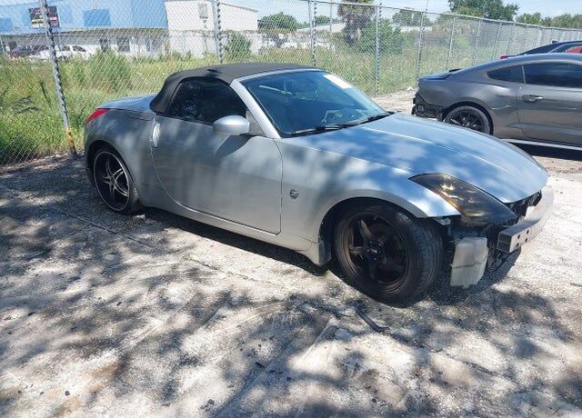 2004 NISSAN 350Z