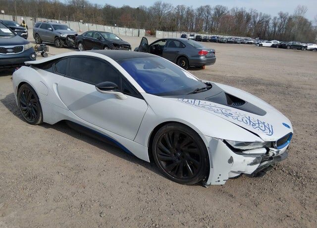 2016 BMW i8