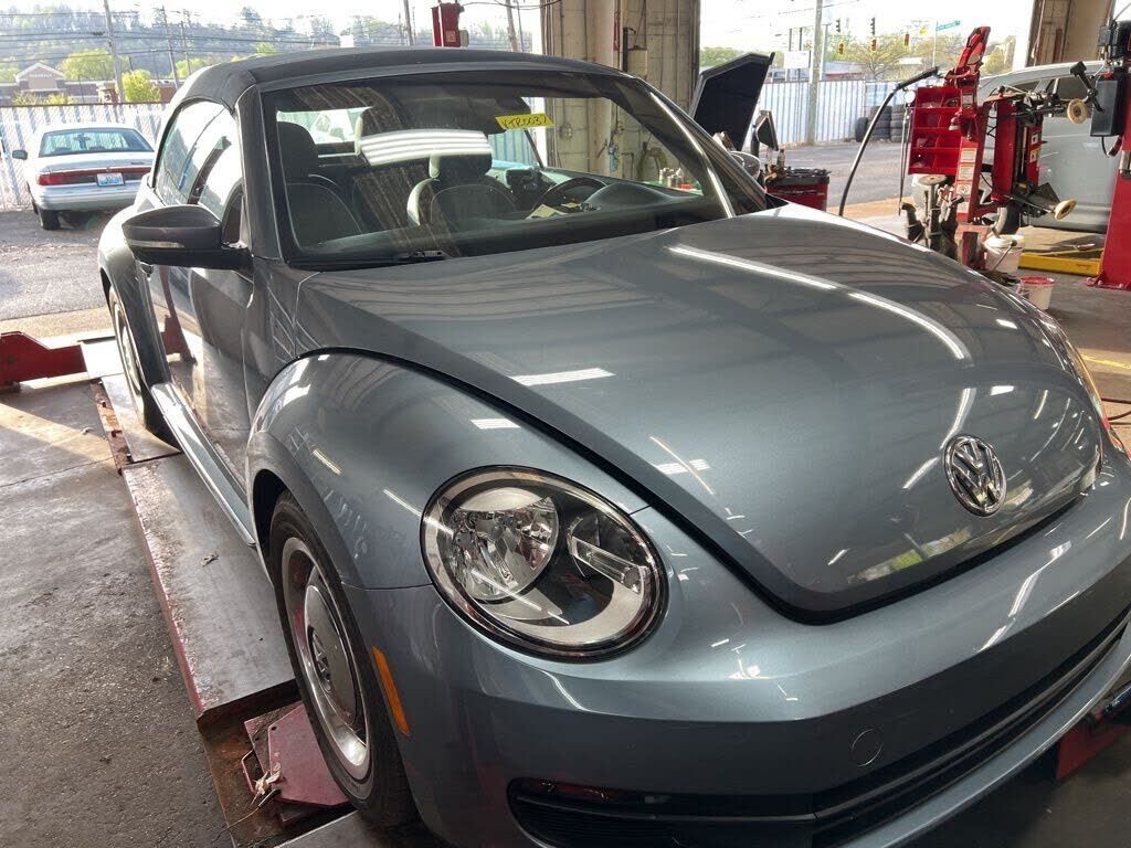 2016 VOLKSWAGEN Beetle