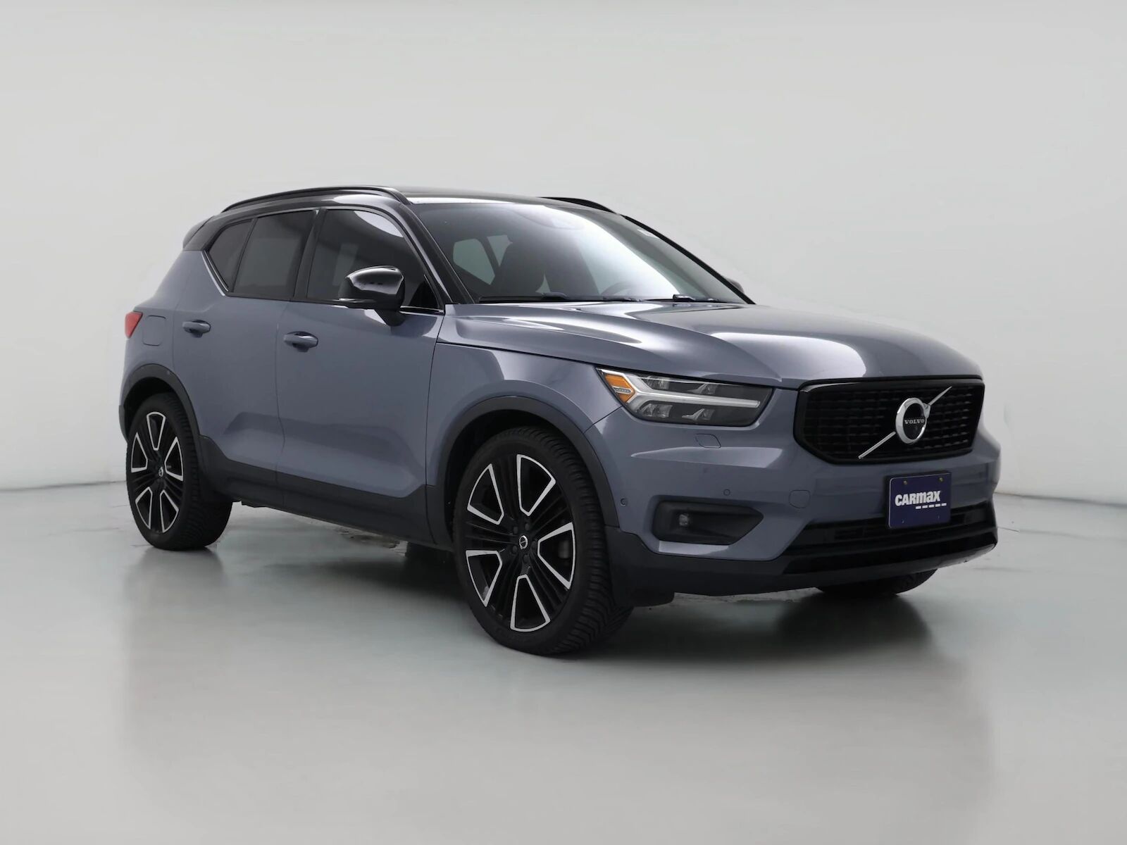 2022 VOLVO XC40