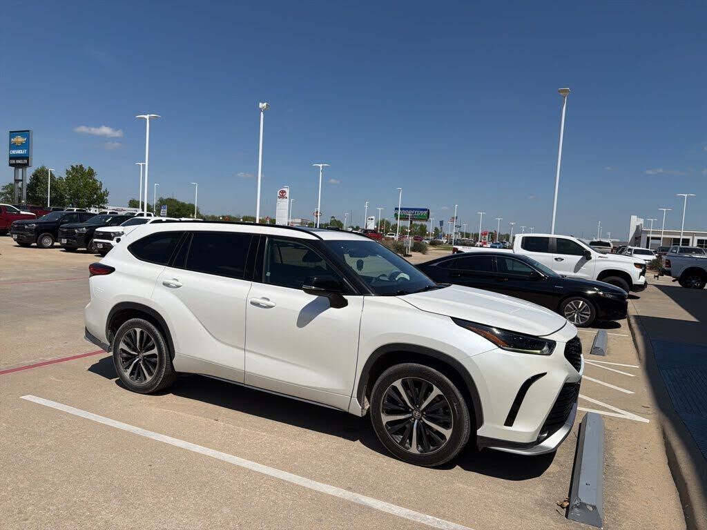 2021 TOYOTA Highlander