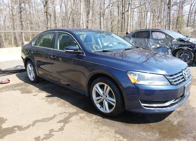 2014 VOLKSWAGEN Passat