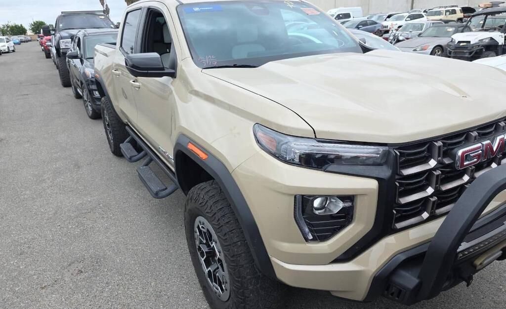 2023 GMC Canyon