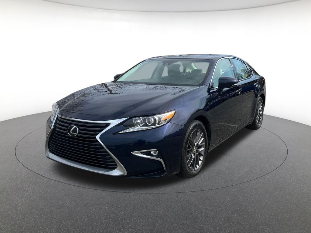 2018 LEXUS ES