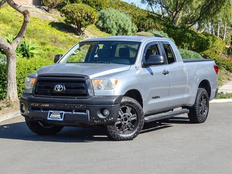 2010 TOYOTA Tundra