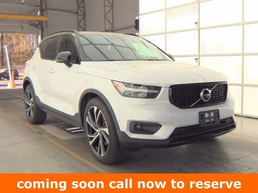 2019 VOLVO XC40