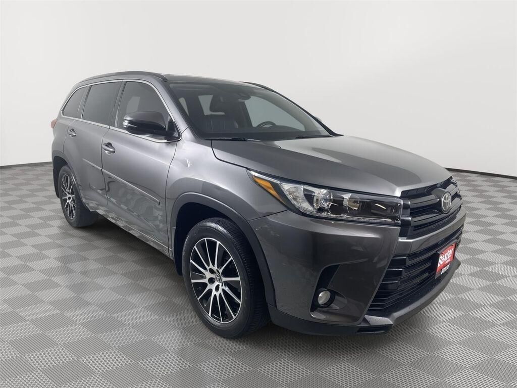 2017 TOYOTA Highlander