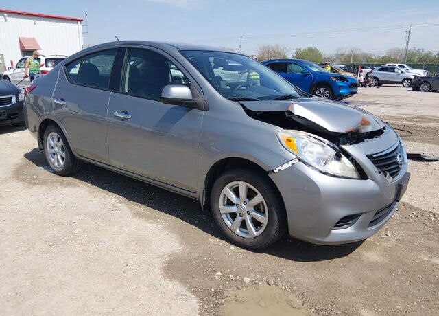 2014 NISSAN Versa