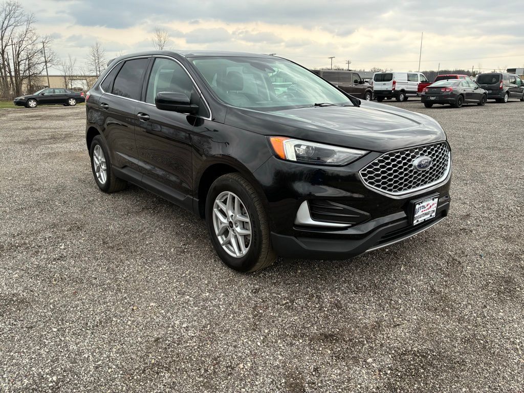 2023 FORD Edge