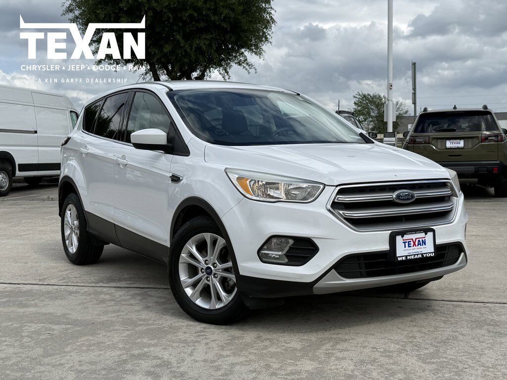 2017 FORD Escape