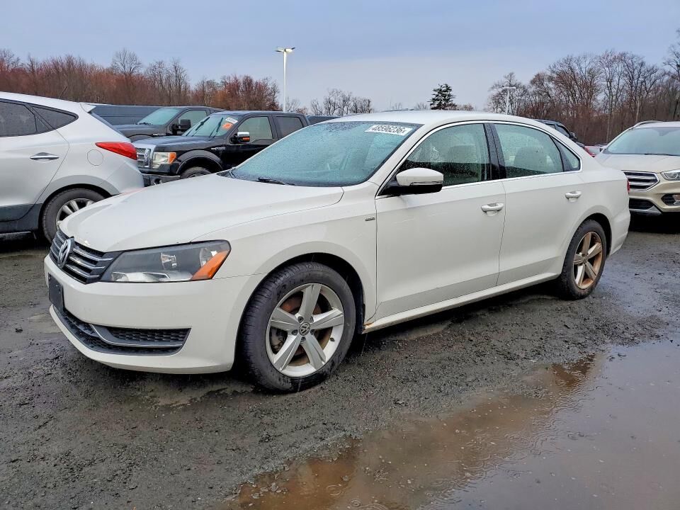 2014 VOLKSWAGEN Passat