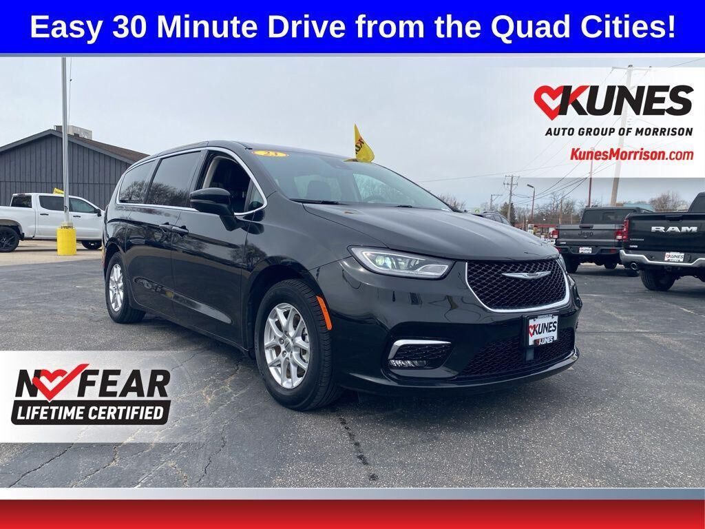 2023 CHRYSLER Pacifica