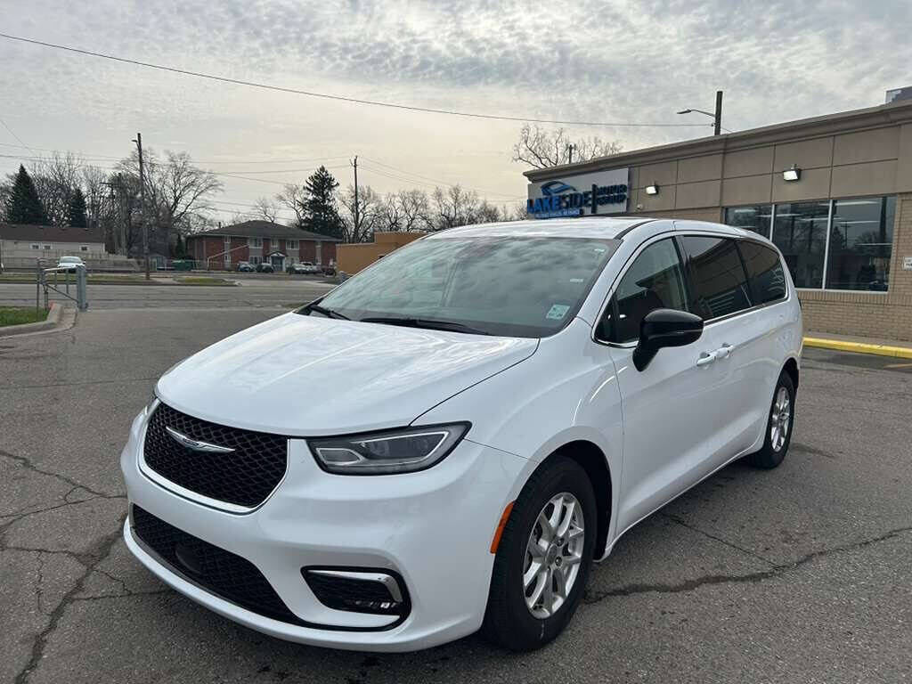 2024 CHRYSLER Pacifica