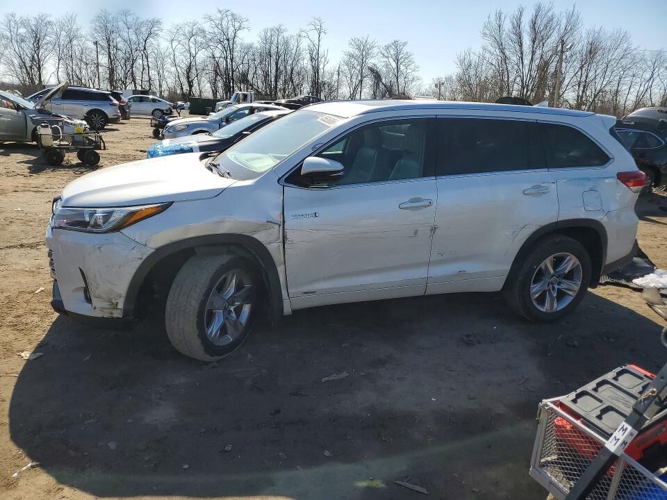 2018 TOYOTA Highlander