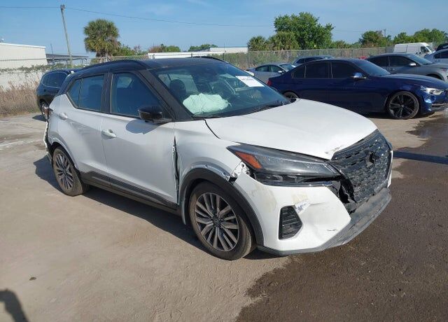 2023 NISSAN Kicks