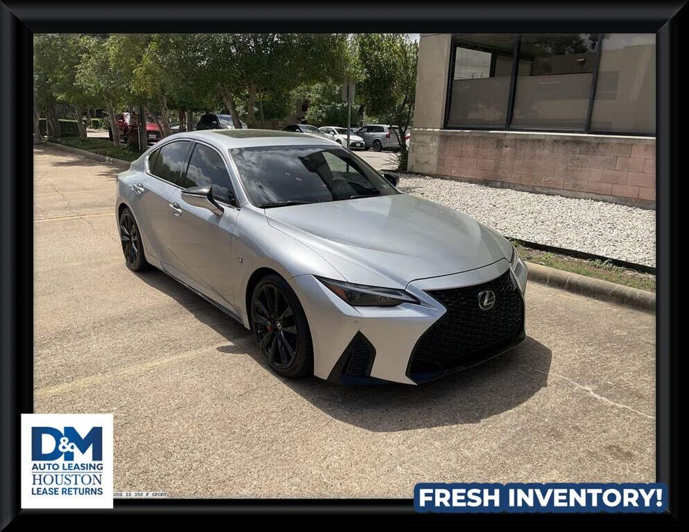 2022 LEXUS IS
