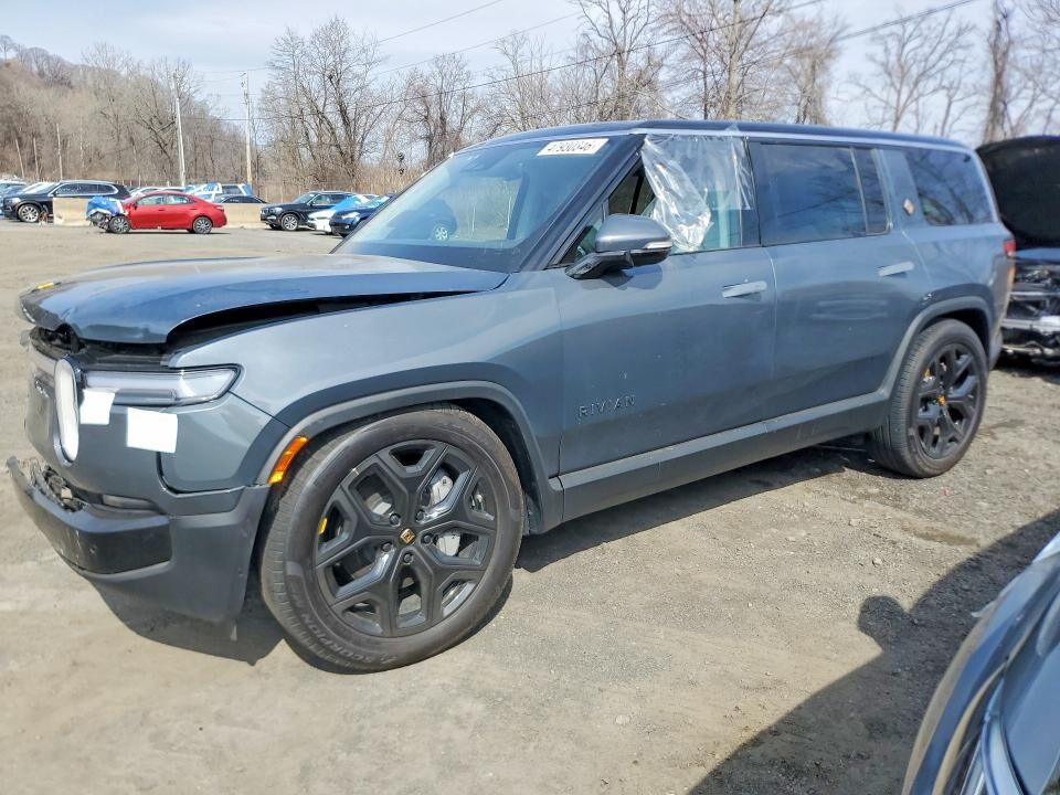 2025 RIVIAN R1S