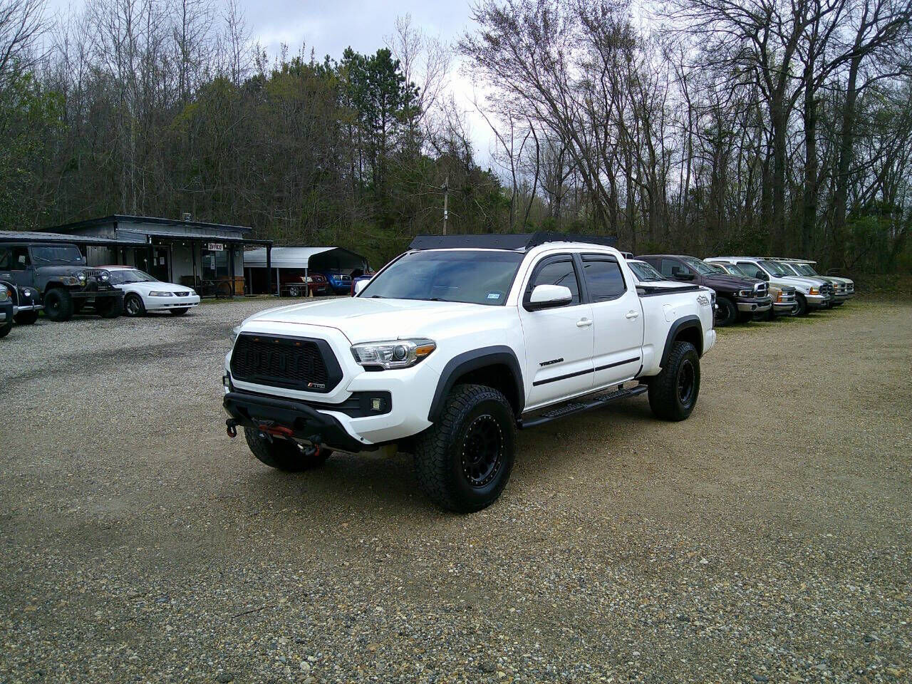 2017 TOYOTA Tacoma