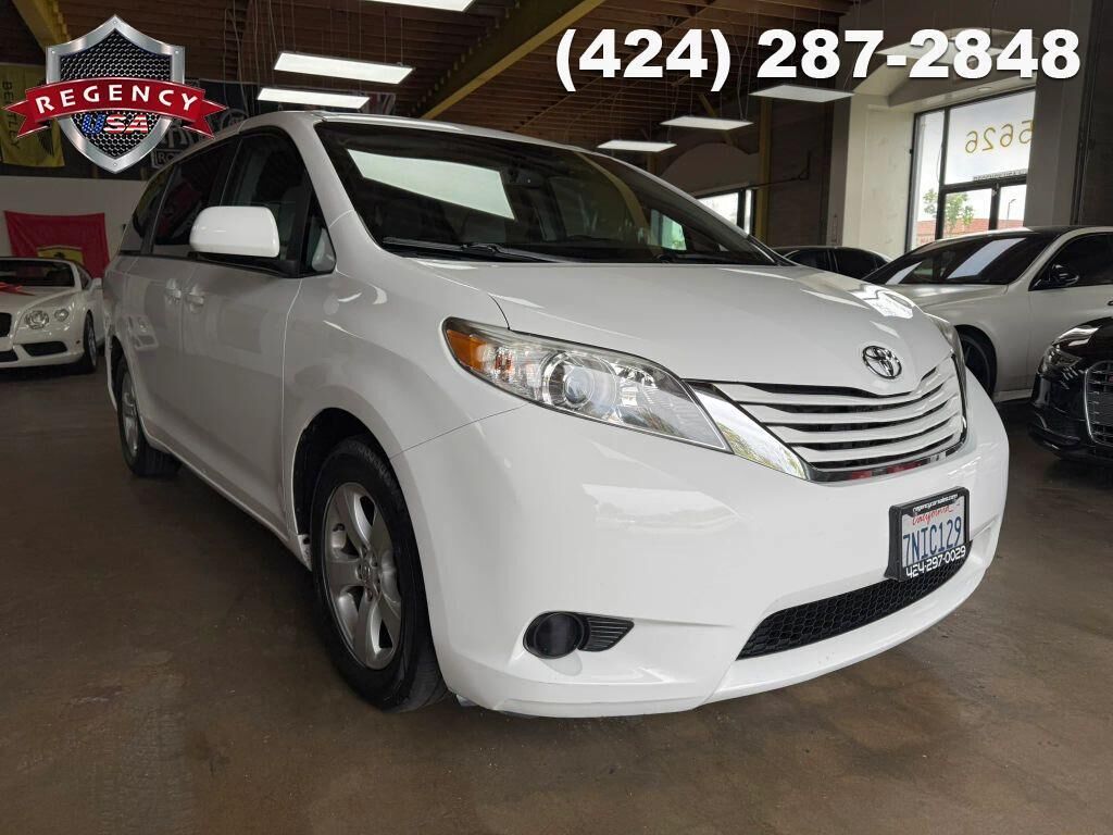 2015 TOYOTA Sienna