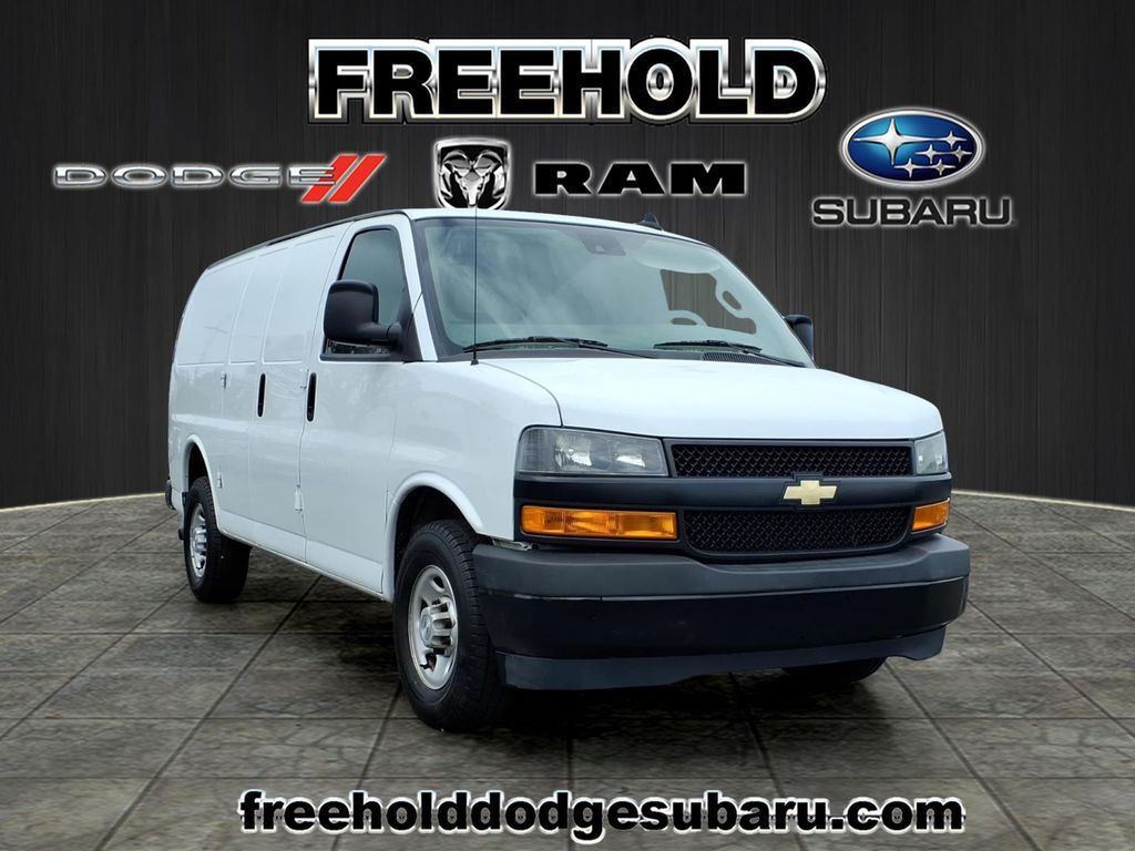2020 CHEVROLET Express