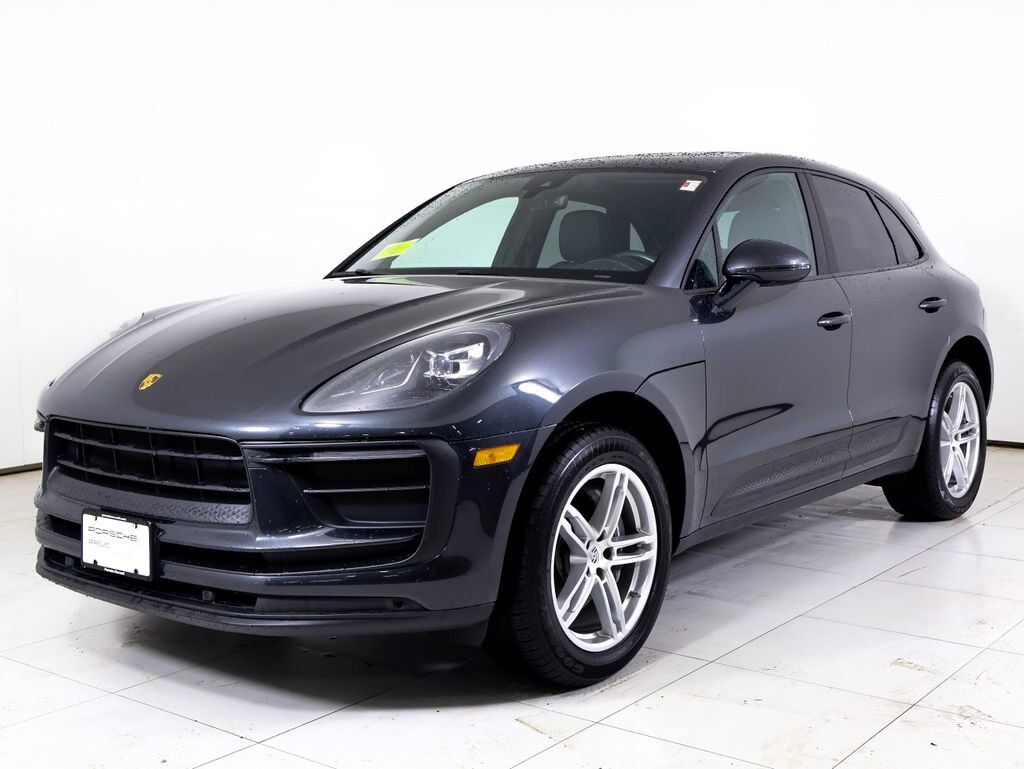 2022 PORSCHE Macan