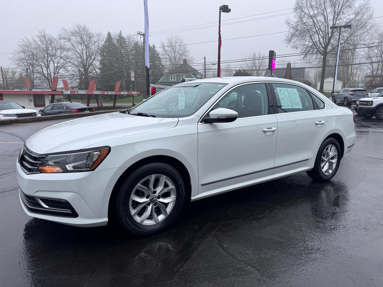 2017 VOLKSWAGEN Passat