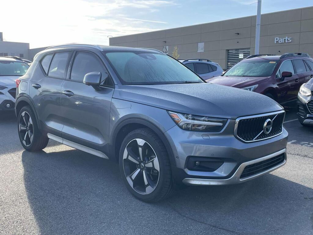 2019 VOLVO XC40