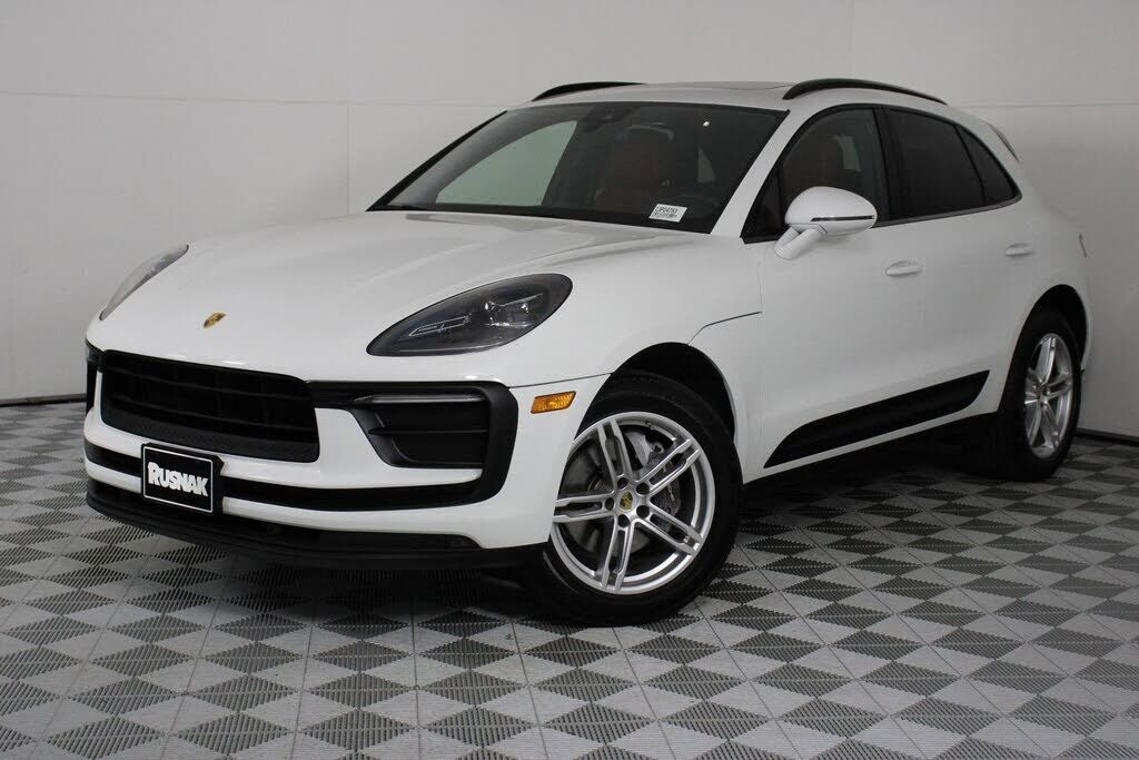 2022 PORSCHE Macan