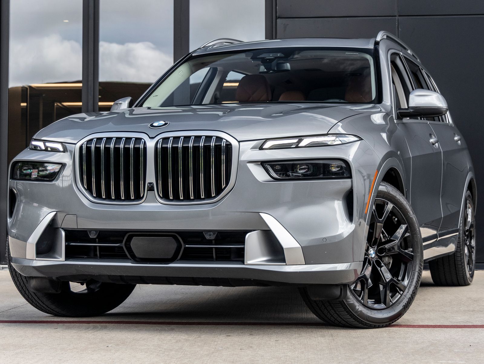 2023 BMW X7