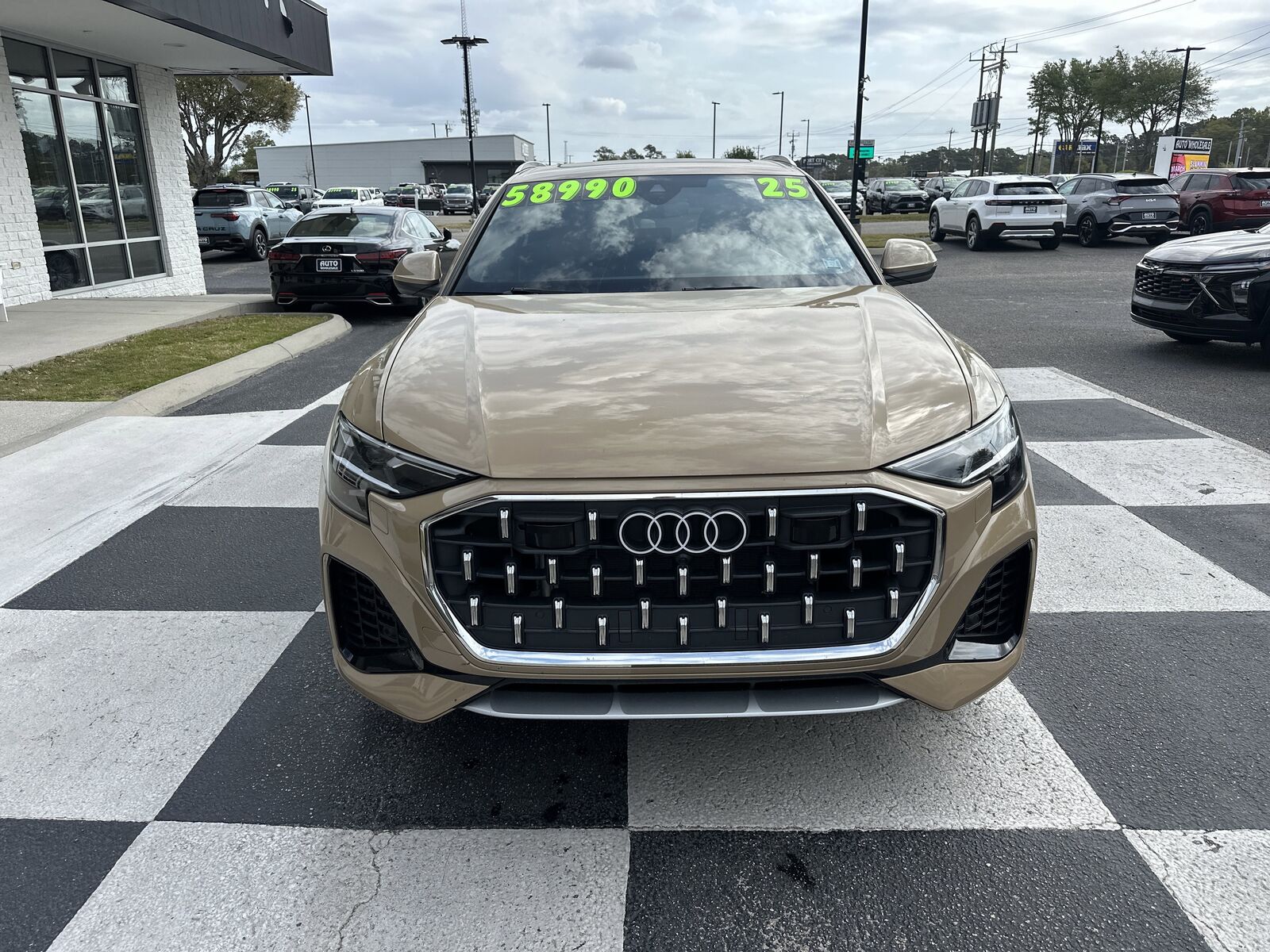 2025 Audi Q8
