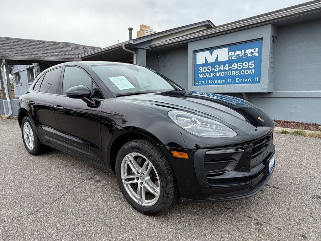 2024 PORSCHE Macan