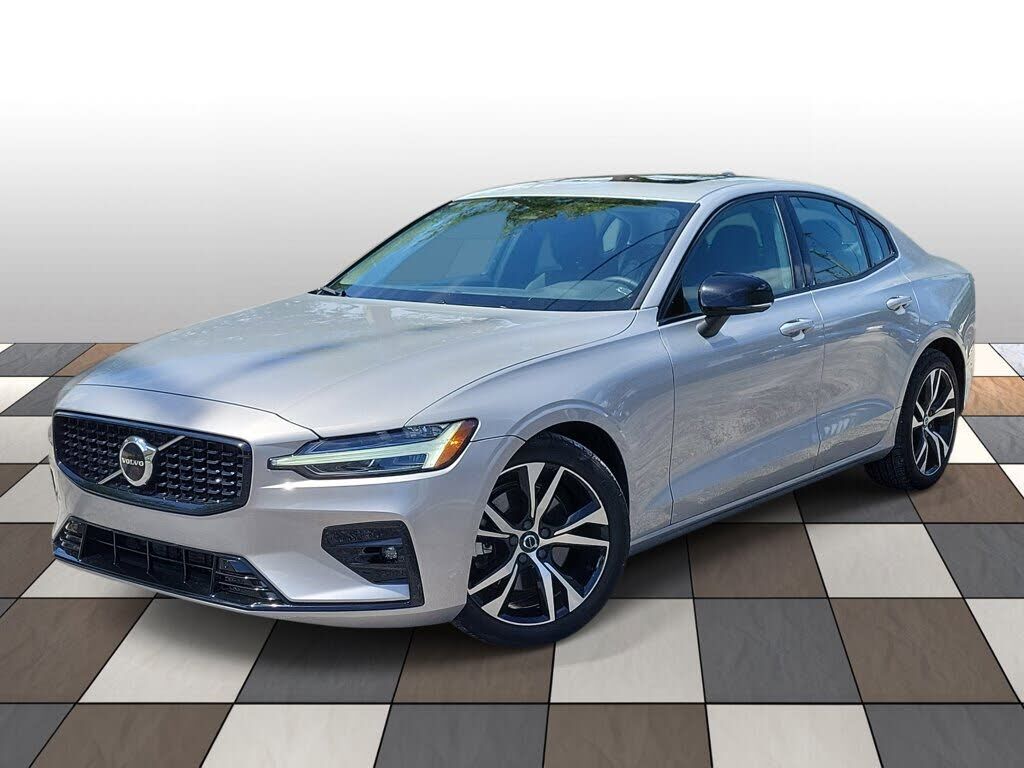 2024 VOLVO S60