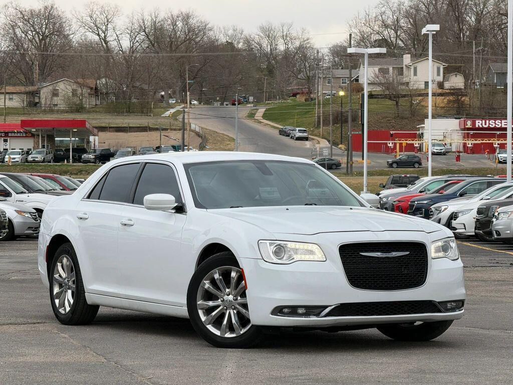 2017 CHRYSLER 300