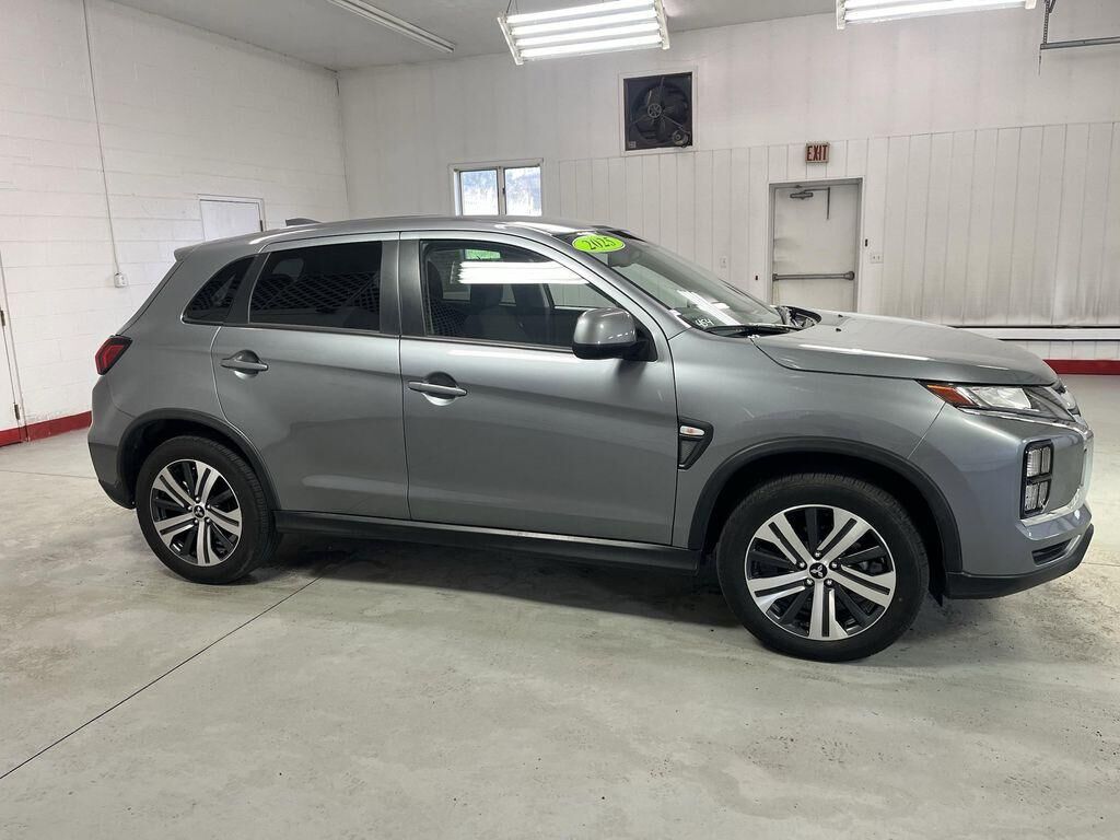 2025 MITSUBISHI Outlander Sport
