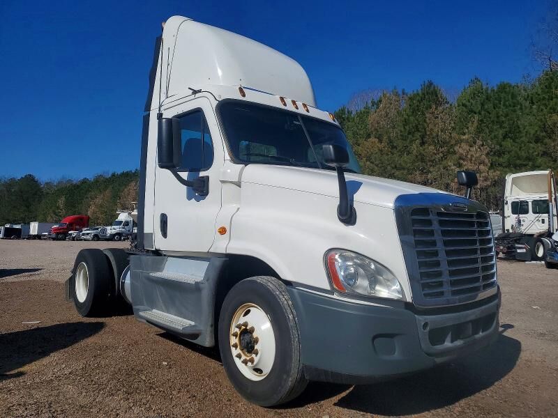 2016 FREIGHTLINER Cascadia