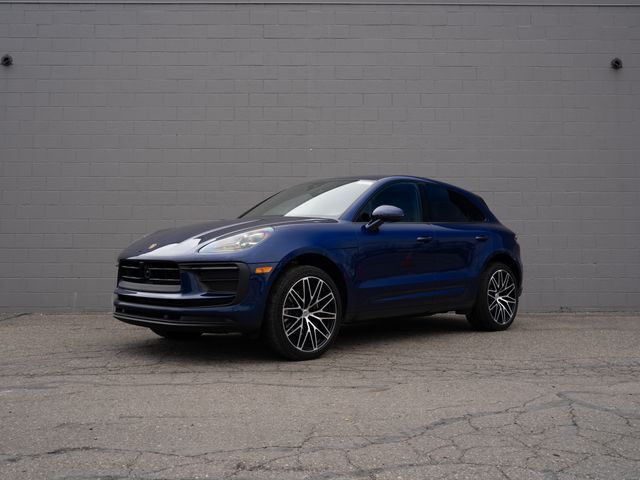 2026 PORSCHE Macan