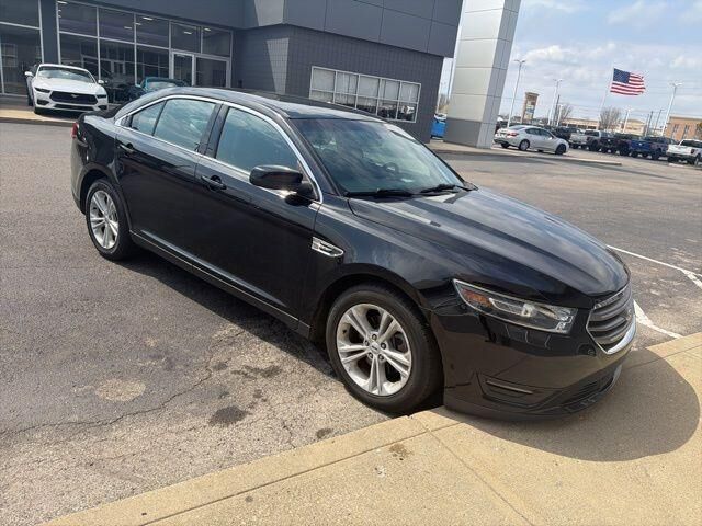 2016 FORD Taurus