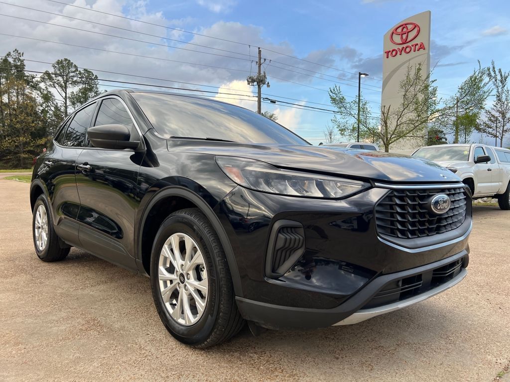 2023 FORD Escape