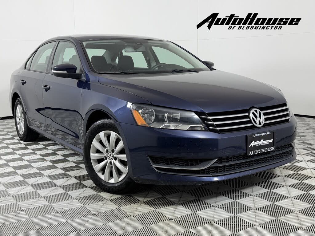 2013 VOLKSWAGEN Passat
