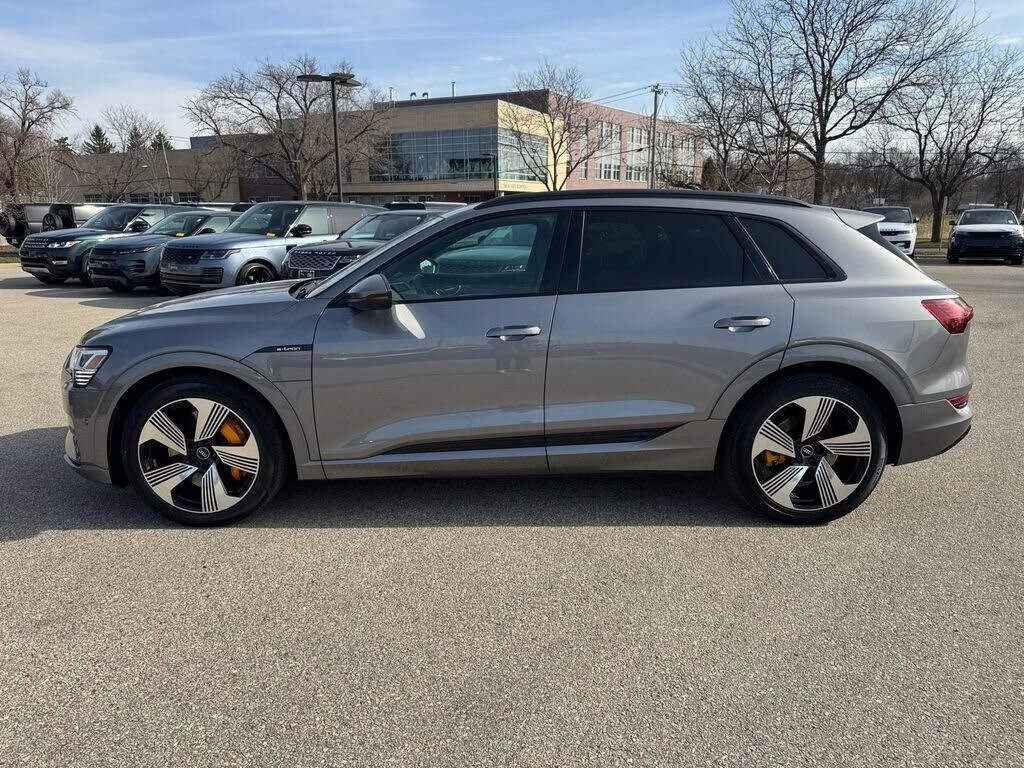2022 Audi e-tron