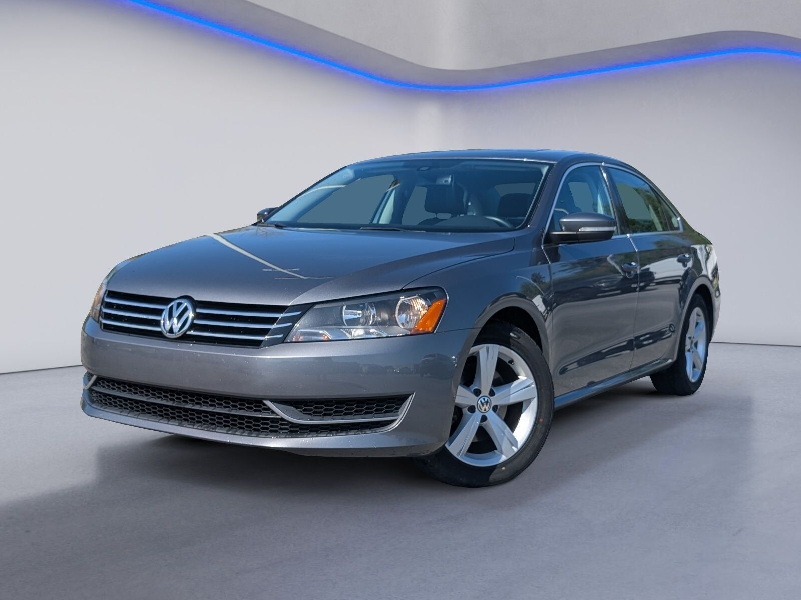 2013 VOLKSWAGEN Passat