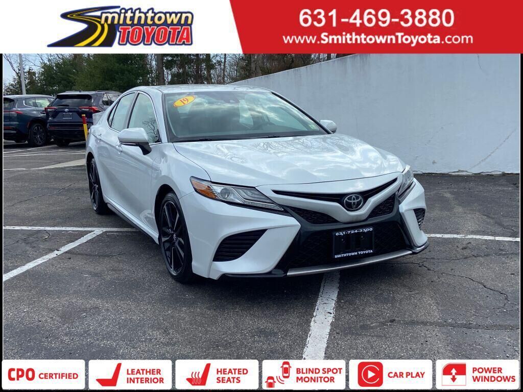 2019 TOYOTA Camry
