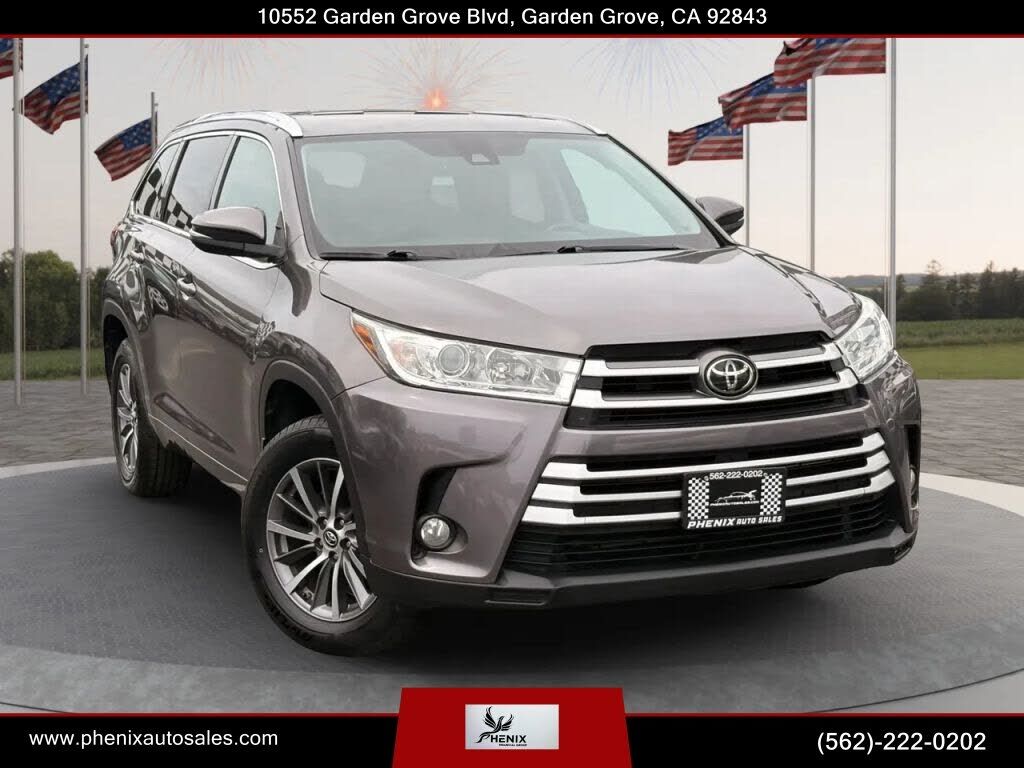 2017 TOYOTA Highlander