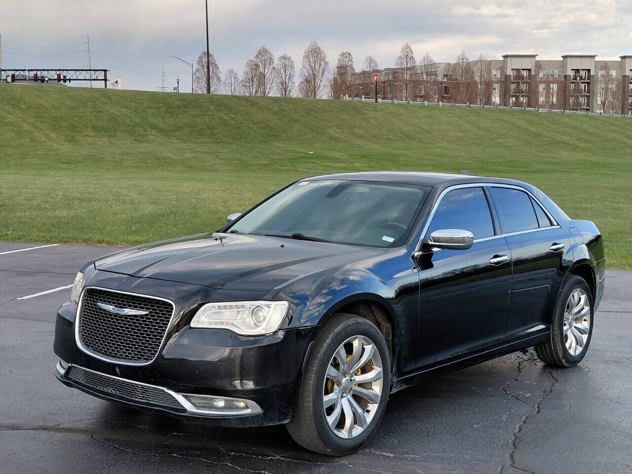 2019 CHRYSLER 300
