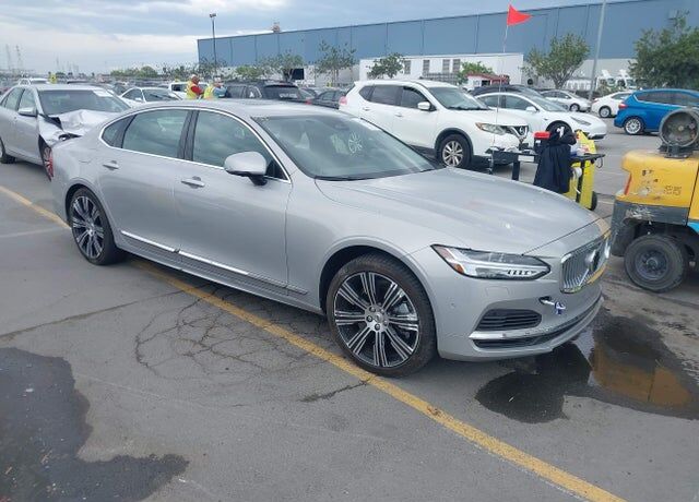 2025 VOLVO S90