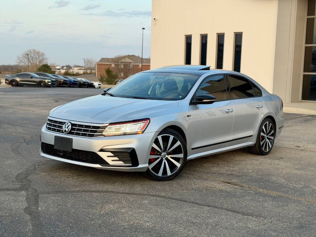 2018 VOLKSWAGEN Passat