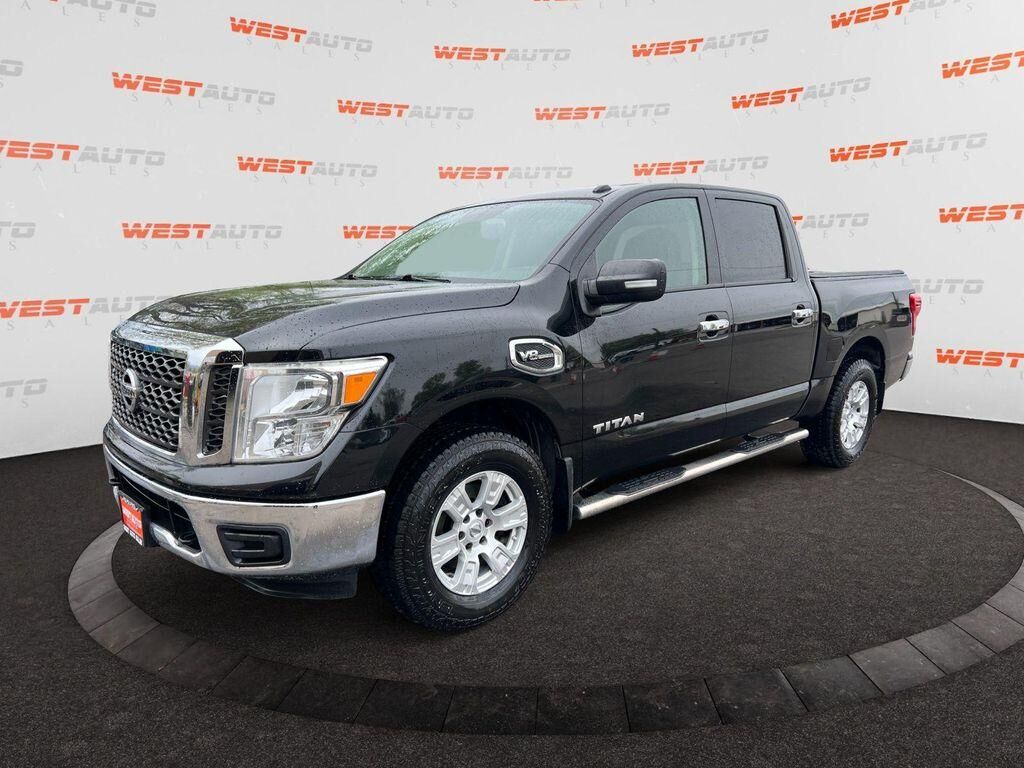 2017 NISSAN Titan