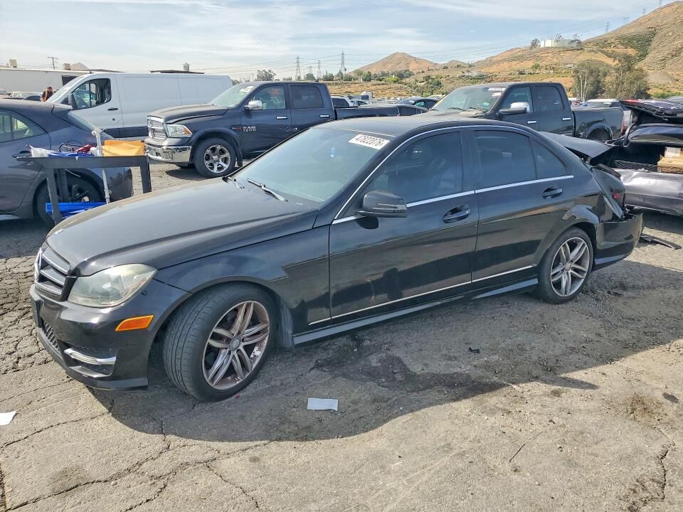 2014 MERCEDES-BENZ C-Class