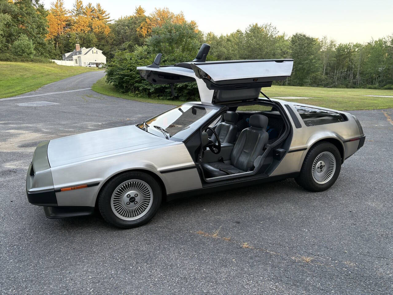 1981 DELOREAN DMC-12